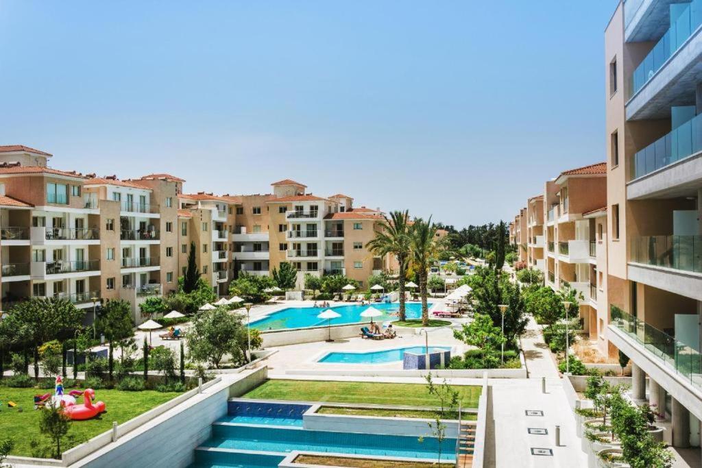 Elysia Park Apartments Paphos Exterior photo